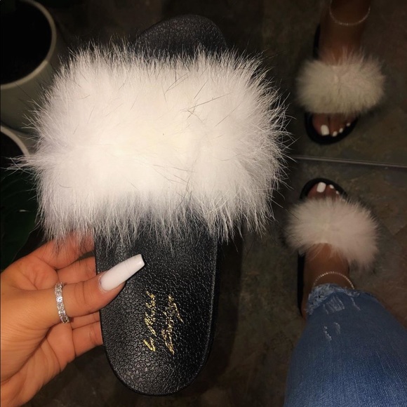 Fuzzy slides - Picture 1 of 1